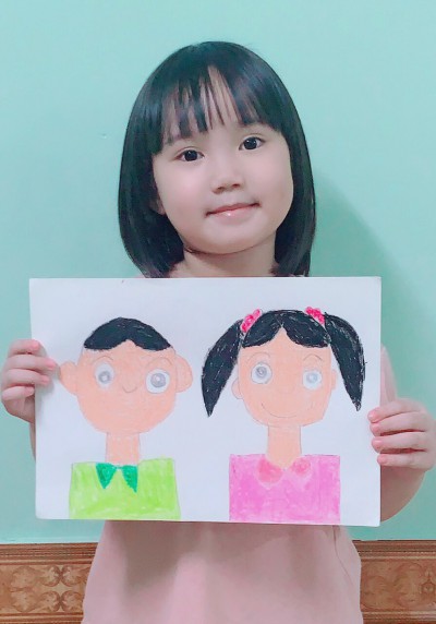 Cô và trẻ đồng hành với nhau sôi nổi, hào hứng như chưa hề có con covid-19